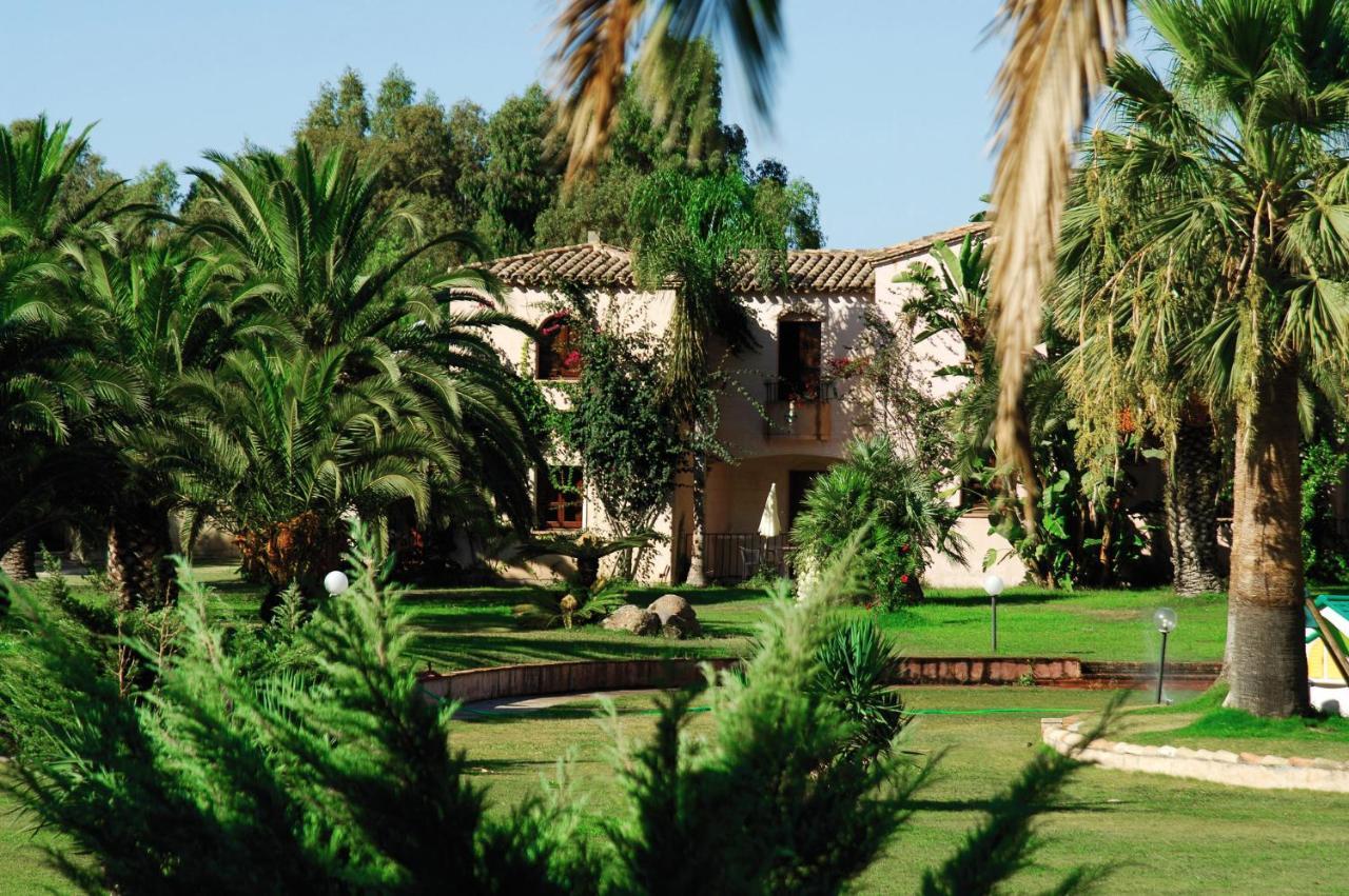 Baia Delle Palme Beach Santa Margherita di Pula Eksteriør billede