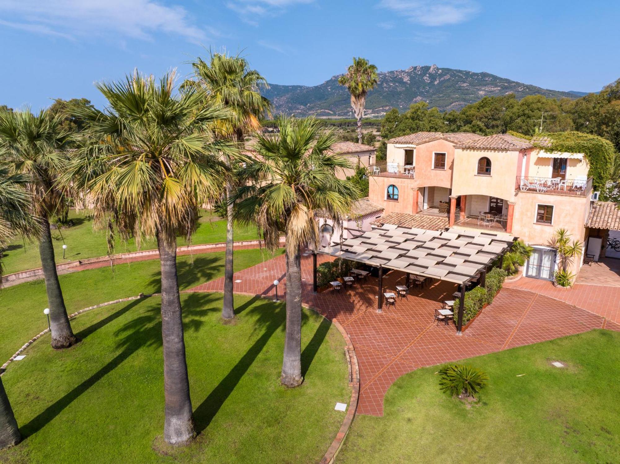 Baia Delle Palme Beach Santa Margherita di Pula Eksteriør billede